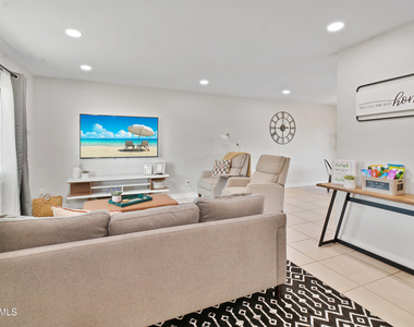 5909 N 81st Street - Photo Thumbnail 2