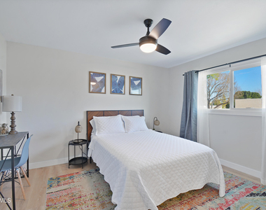 5909 N 81st Street - Photo Thumbnail 18