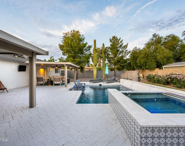 4501 N 86th Place - Photo Thumbnail 2