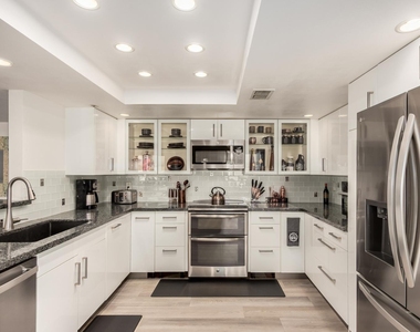 7970 E Camelback Road - Photo Thumbnail 7