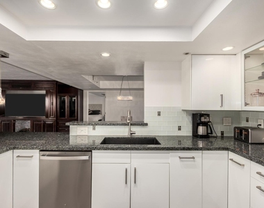 7970 E Camelback Road - Photo Thumbnail 8