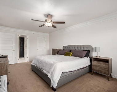 7970 E Camelback Road - Photo Thumbnail 5