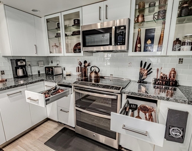 7970 E Camelback Road - Photo Thumbnail 17
