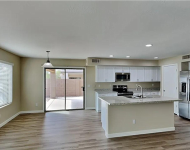 25549 W Whyman Street - Photo Thumbnail 18