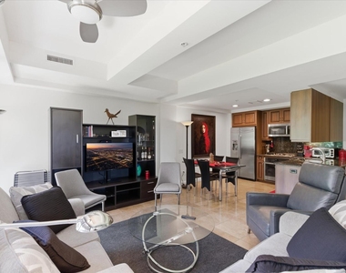 7137 E Rancho Vista Drive - Photo Thumbnail 6