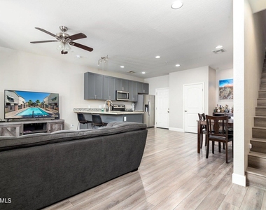1406 W Main Street - Photo Thumbnail 7