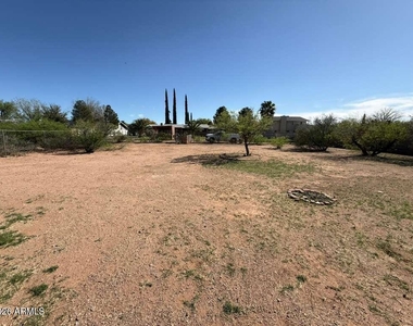 3105 E 14th Street - Photo Thumbnail 20