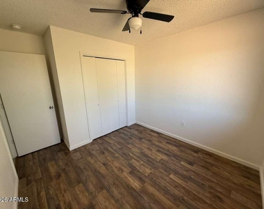 3105 E 14th Street - Photo Thumbnail 16