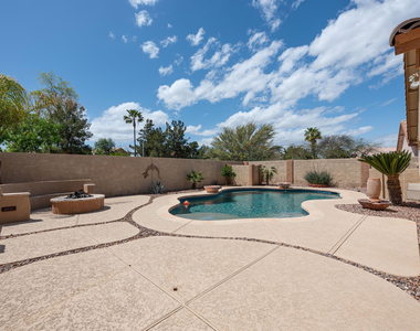 707 W Baylor Lane - Photo Thumbnail 8