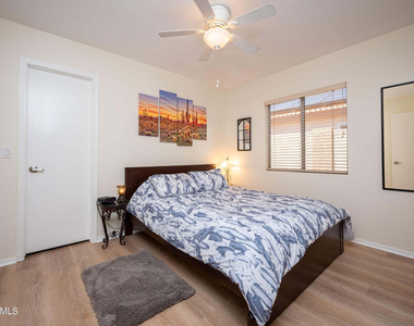 707 W Baylor Lane - Photo Thumbnail 2