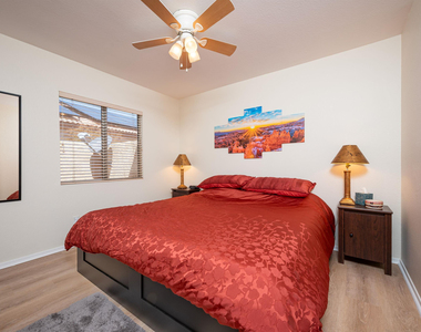 707 W Baylor Lane - Photo Thumbnail 4