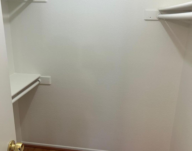 3301 E Earll Drive - Photo Thumbnail 7