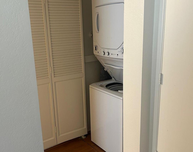 3301 E Earll Drive - Photo Thumbnail 13