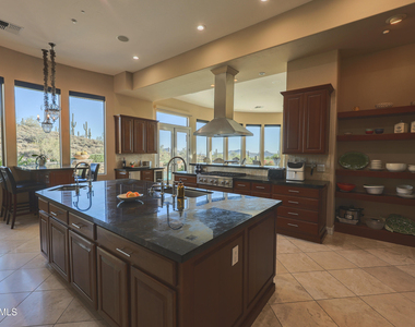 42121 N Anthem Creek Drive - Photo Thumbnail 8