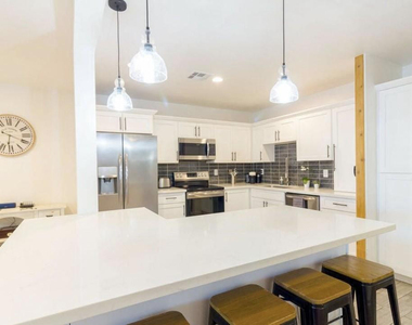 4214 N 20th Street - Photo Thumbnail 9