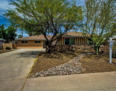 1030 E Manhatton Drive - Photo Thumbnail 1