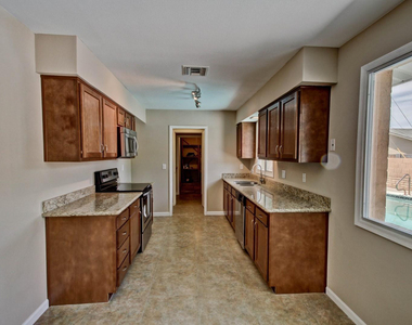 1030 E Manhatton Drive - Photo Thumbnail 23
