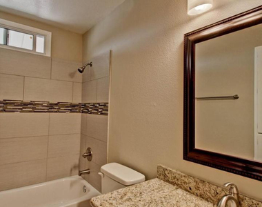 1030 E Manhatton Drive - Photo Thumbnail 9