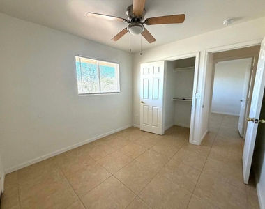 15841 N Sunny Lane - Photo Thumbnail 8