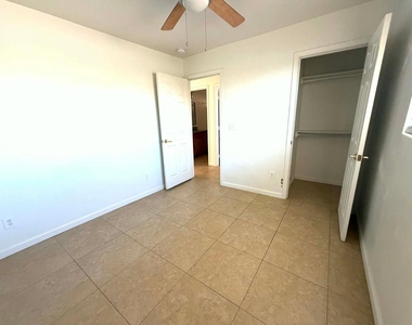 15841 N Sunny Lane - Photo Thumbnail 14