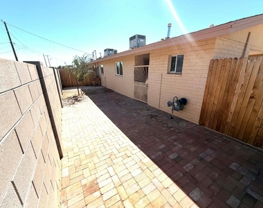 15841 N Sunny Lane - Photo Thumbnail 19