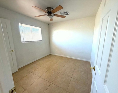 15841 N Sunny Lane - Photo Thumbnail 15