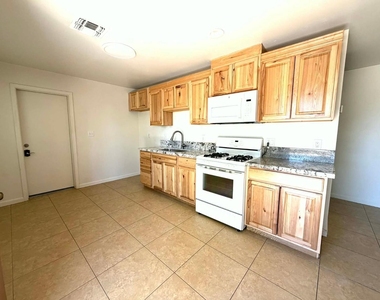 15841 N Sunny Lane - Photo Thumbnail 4