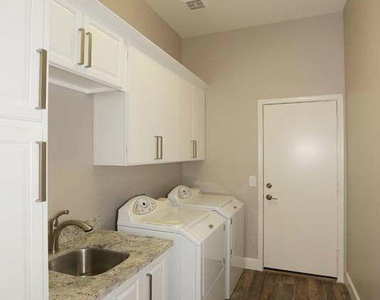 7863 E Nestling Way - Photo Thumbnail 15