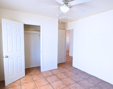 9975 W Lynx Drive - Photo Thumbnail 3