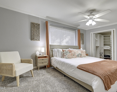 1027 W 19th Street - Photo Thumbnail 54