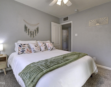 1027 W 19th Street - Photo Thumbnail 53