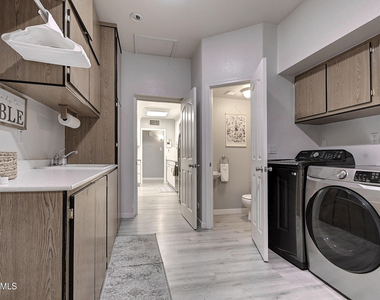 1027 W 19th Street - Photo Thumbnail 63