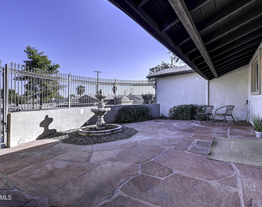 1027 W 19th Street - Photo Thumbnail 28