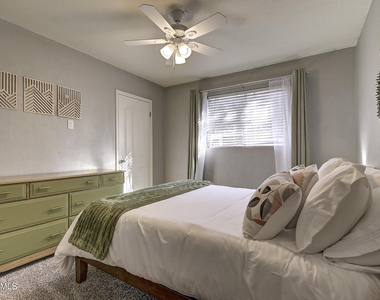 1027 W 19th Street - Photo Thumbnail 51