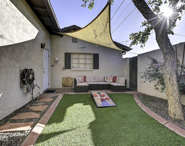1027 W 19th Street - Photo Thumbnail 35