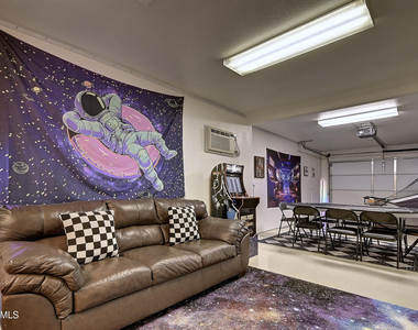 1027 W 19th Street - Photo Thumbnail 44
