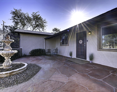 1027 W 19th Street - Photo Thumbnail 23