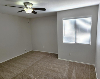 16033 N 25th Street - Photo Thumbnail 4