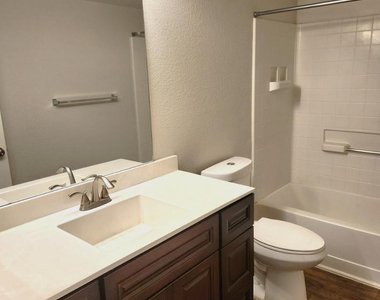 16033 N 25th Street - Photo Thumbnail 6
