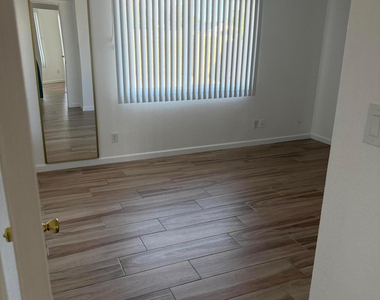 20601 N 33rd Ave Avenue - Photo Thumbnail 5