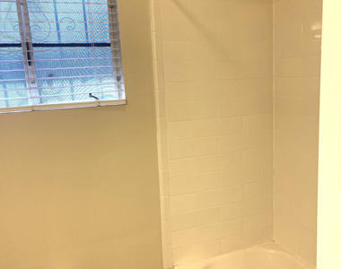 1811 N 44th Street - Photo Thumbnail 15