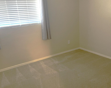 1811 N 44th Street - Photo Thumbnail 16