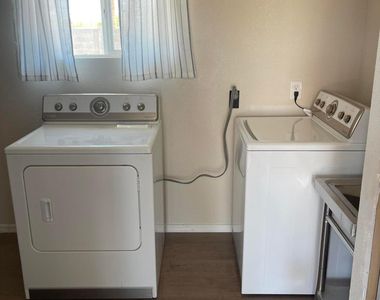 1811 N 44th Street - Photo Thumbnail 29
