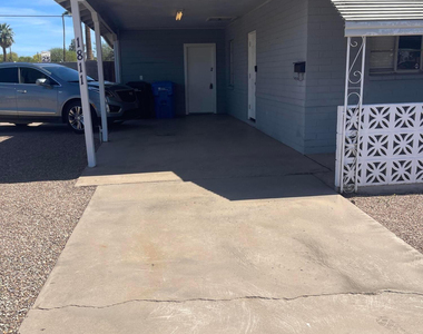 1811 N 44th Street - Photo Thumbnail 2
