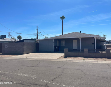 1811 N 44th Street - Photo Thumbnail 4