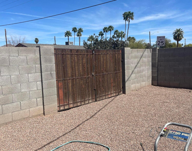 1811 N 44th Street - Photo Thumbnail 19