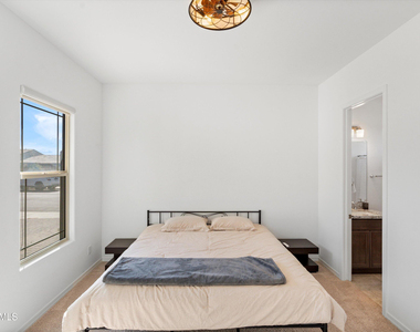 10812 E Tesla Avenue - Photo Thumbnail 5