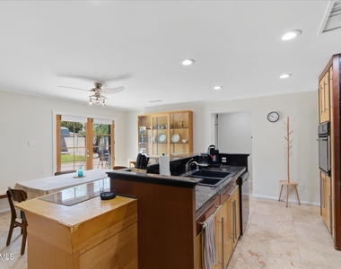 4613 E Vernon Avenue - Photo Thumbnail 8