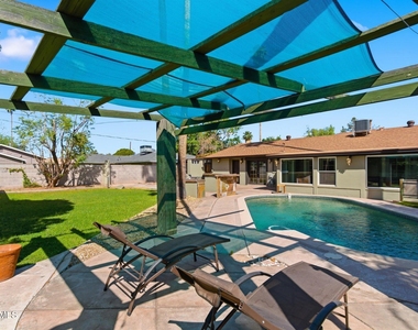 4613 E Vernon Avenue - Photo Thumbnail 18