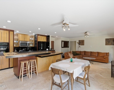 4613 E Vernon Avenue - Photo Thumbnail 5
